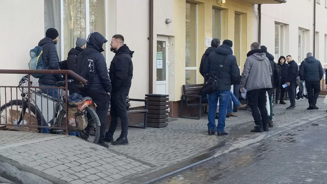 Очередь на ВВК во Львове / Фото: Суспільне