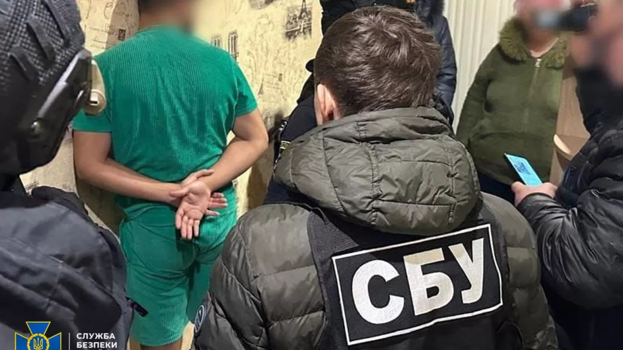 В Днепропетровской области мошенники обманули 14 родственников военных / Фото: СБУ