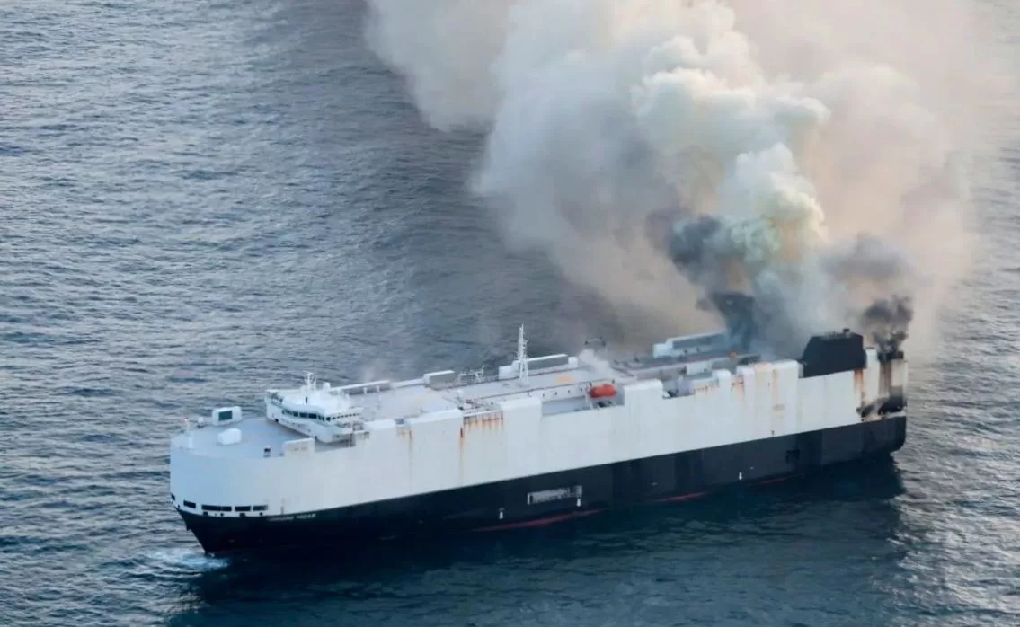 Пожар на судне Morning Midas / Фото: US Coast Guard