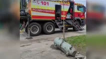Саперы обезвреживают боевую часть сбитой ракеты / Фото: Мобильный спасательный центр быстрого реагирования ГСЧС Украины
