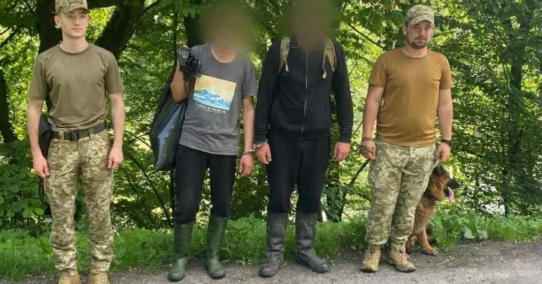 Зі слів затриманих, у «мандрах» вони провели 14 діб / Фото ДПСУ
