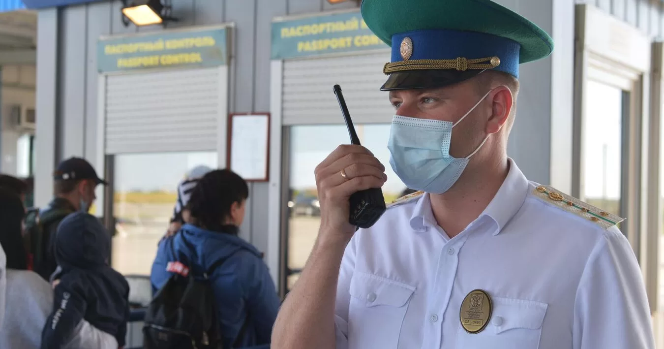 Ukrainians denied entry to Russia due to deleted photos
