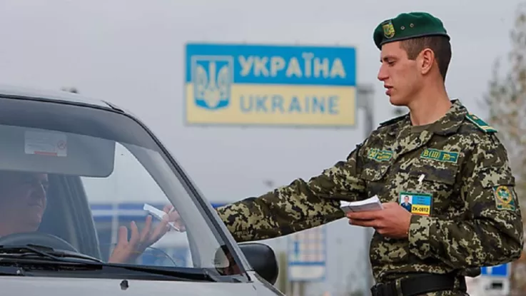 Мужчины, имеющие бронь, могут выезжать за границу