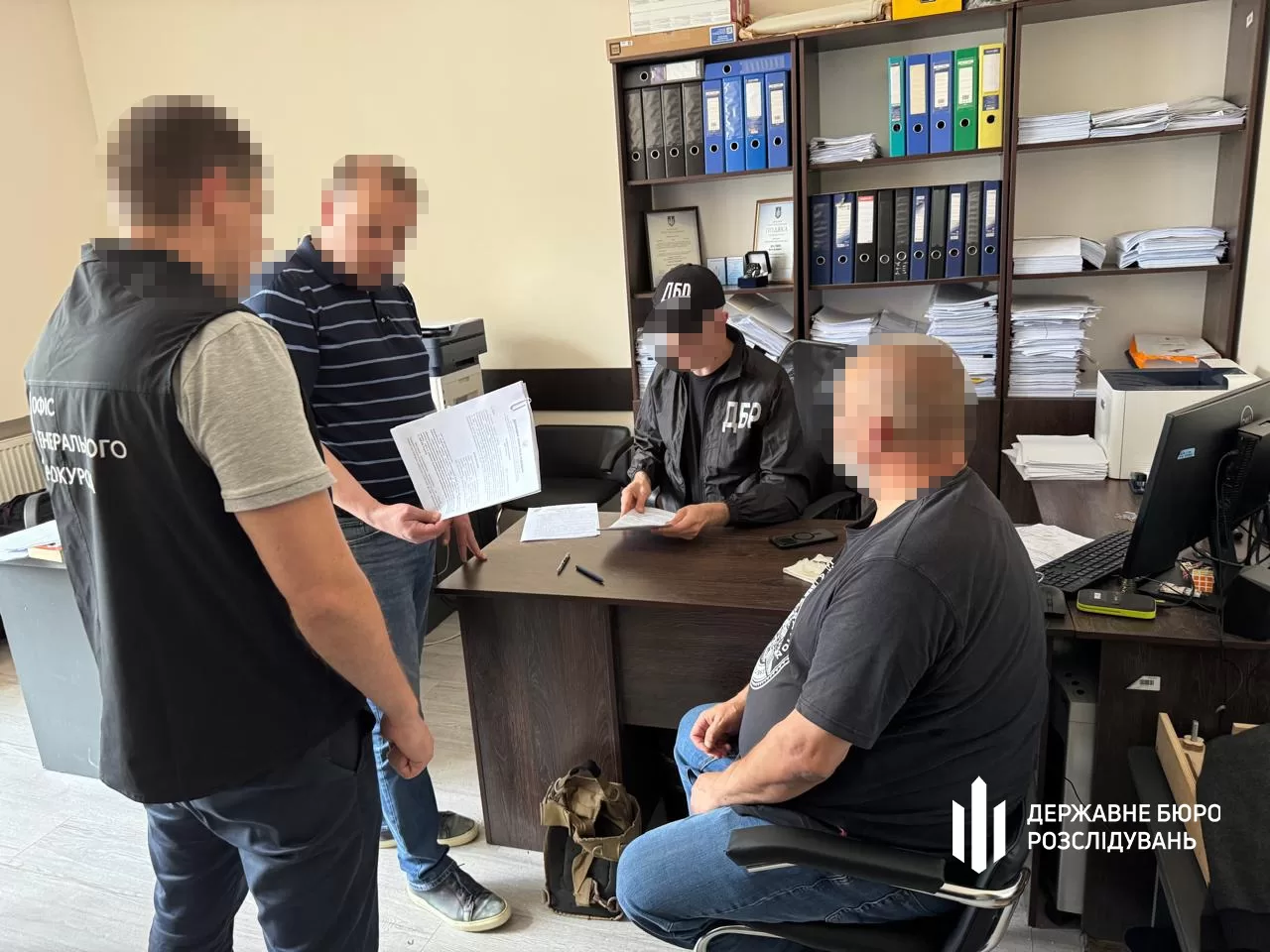 Екскерівник управління сил логістики ЗСУ придбав 14 земельних ділянок на Київщині, квартиру та автівки, — ДБР