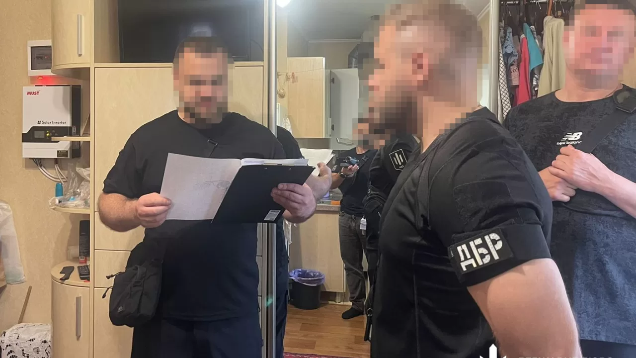 Затриманий за підозрою у незаконному збагаченні експравоохоронець / Фото: ДБР