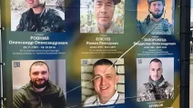 Поврежденный баннер на Аллее славы в Сумах / Фото: t.me/sumygo