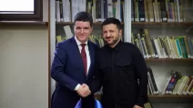 Президент України Володимир Зеленський уперше зустрівся з новим президентом Румунії Нікушором Даном, 2 червня 2025 року / Фото: Офіс президента України