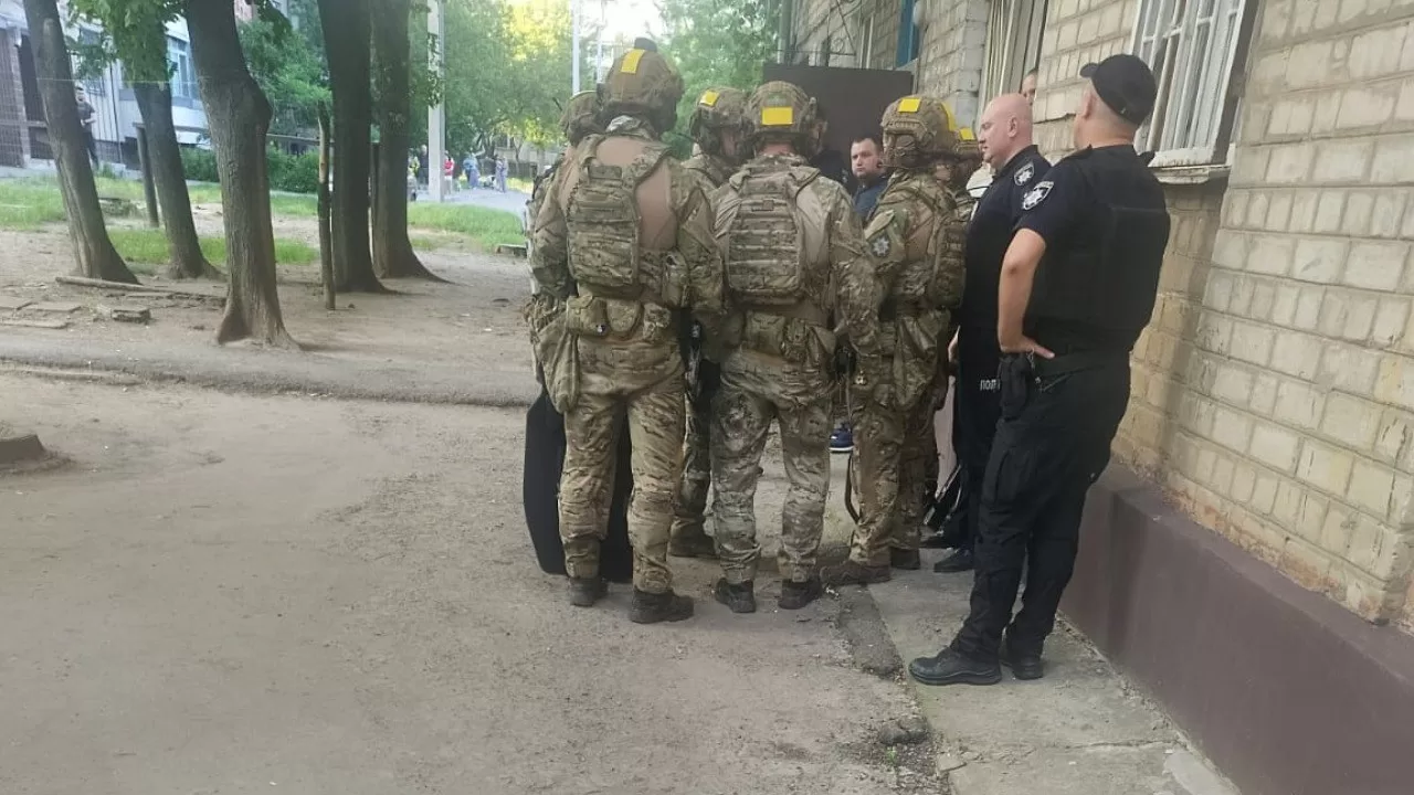 У Харкові чоловік захопив у заручники співмешканку та знайому / Фото: Поліція Харківщини