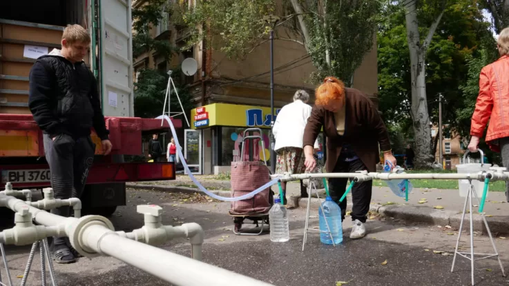 Часть Одессы вторые сутки без воды из-за масштабной аварии: когда восстановят водоснабжение