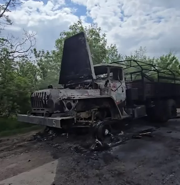 Знищена російська вантажівка УРАЛ / Фото: t.me/lost_warinua