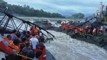 A pedestrian bridge collapses in India, killing people / Photo: North-Eastern Chronicle