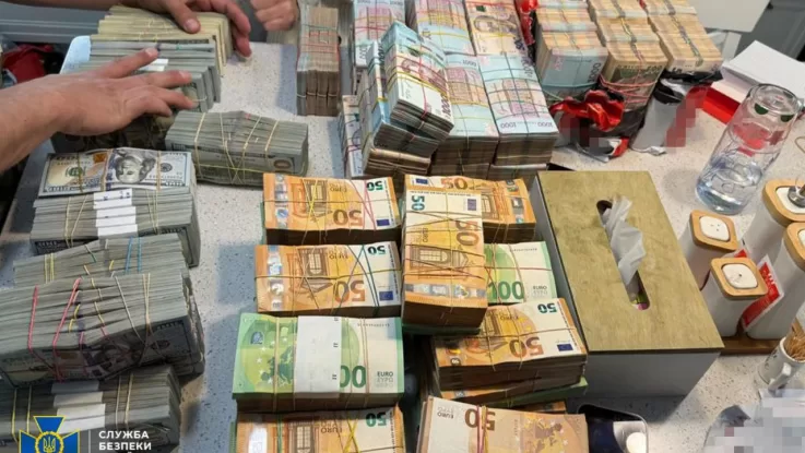 Вилучені докази у справі про розкрадання коштів ДССТ
