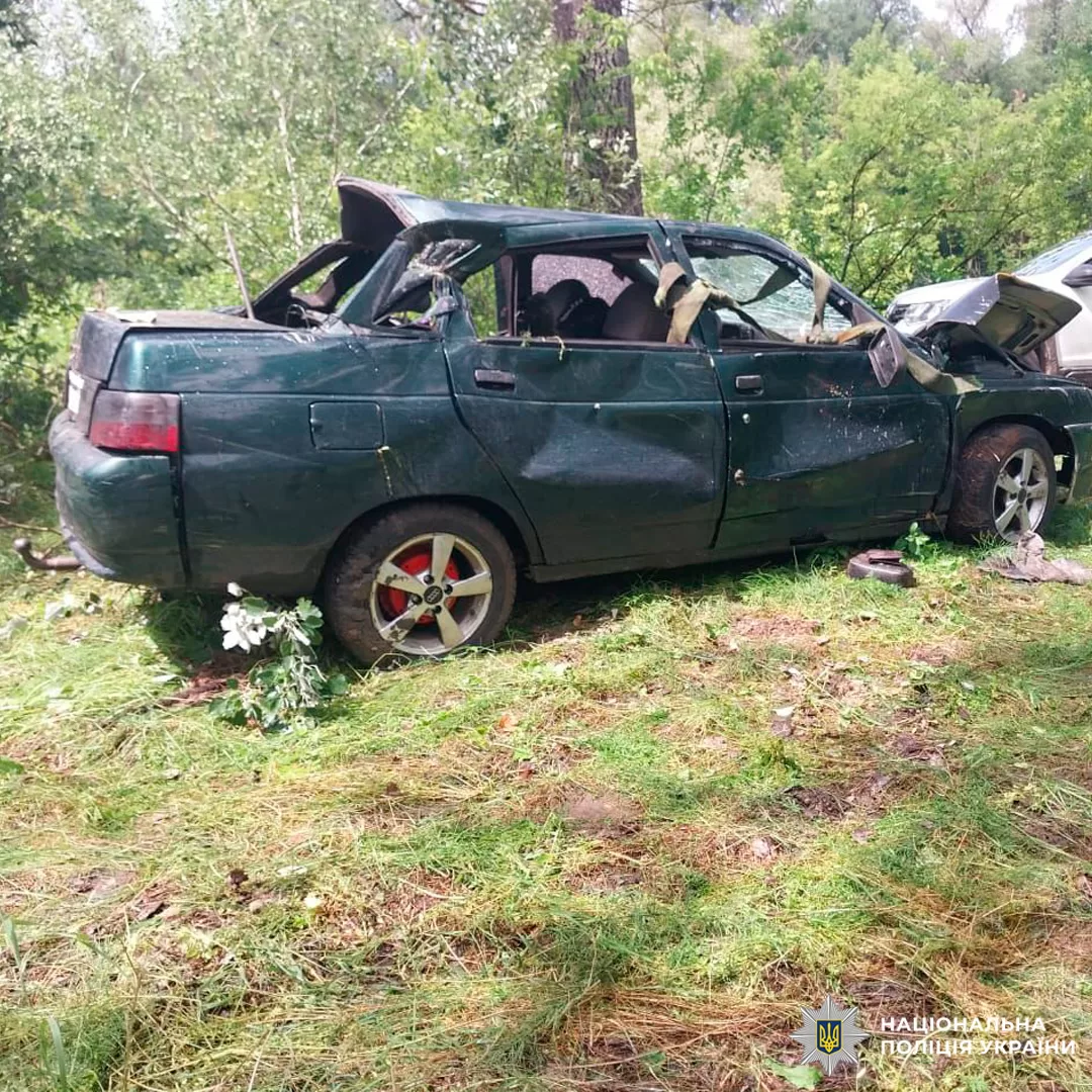 В Ізюмському районі Харківщини авто вилетіло у річку
