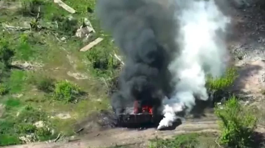 Знищена російська БМП поруч із н.п. Часів Яр Донецької області / Фото: t.me/lost_warinua