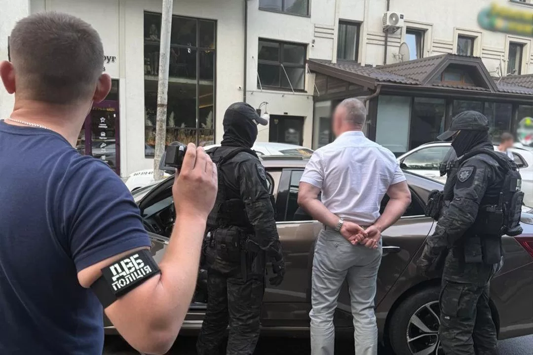 На взятке задержан чиновник Территориального управления Службы судебной охраны Львовской области / Фото: Нацполиция