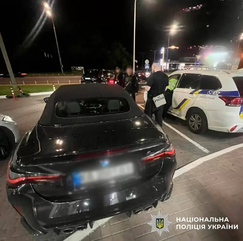 BMW на парковці Київ вилучення