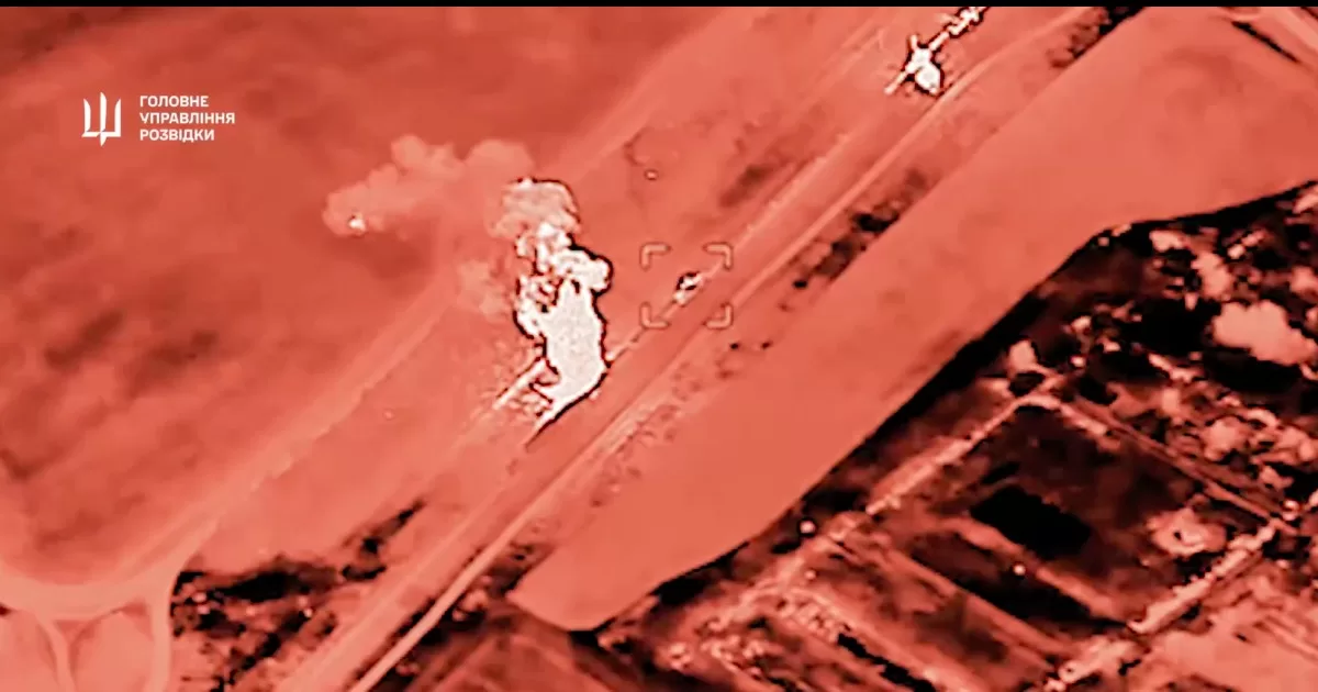 Горящий поезд с топливом / Скриншот видео