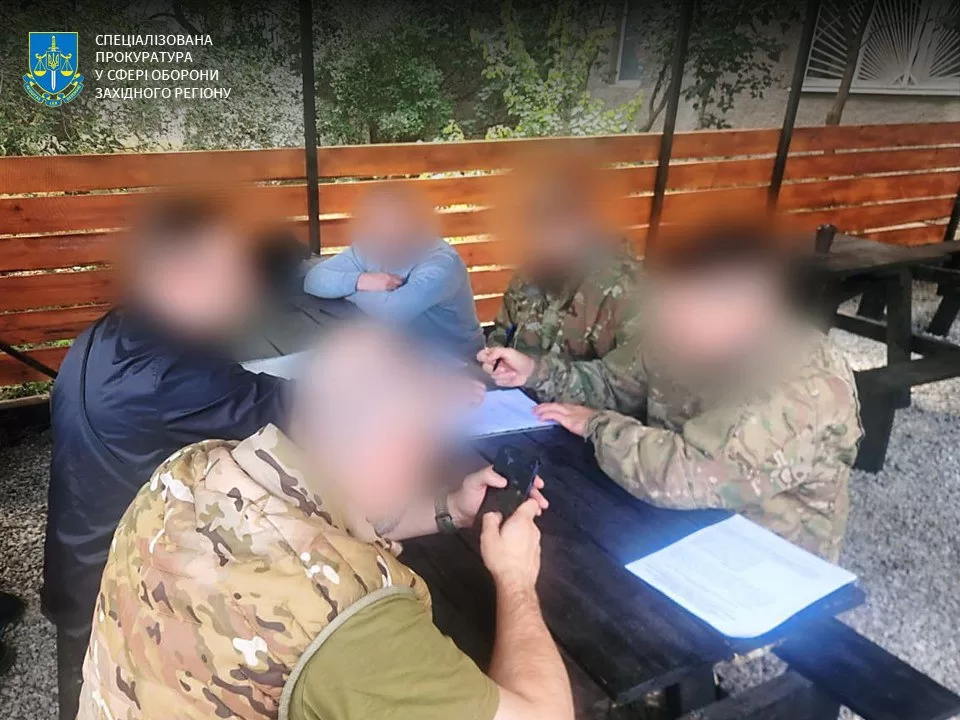 Двом військовослужбовцям, які напали на бійця "Азову" повідомили про підозру / Фото: Спецпрокуратура Західного регіону