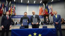 President of Ukraine Volodymyr Zelenskyy and Secretary General of the Council of Europe Alain Boreson signed an agreement on the establishment of a Special Tribunal / Photo: OP