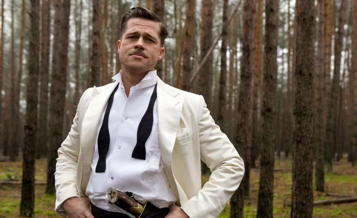 Американский актер Брэд Питт / Кадр из фильма "Бесславные ублюдки"