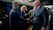 Андрей Сибига встречает Анджея Дуду на Центральном вокзале Киева / Фото с X @andrii_sybiha