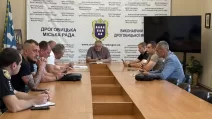 Дрогобицька міська рада: “Закликаємо мешканців громади залишатися вдома, по можливості не виходити на вулицю без нагальної потреби” / Фото drohobych-rada.gov.ua