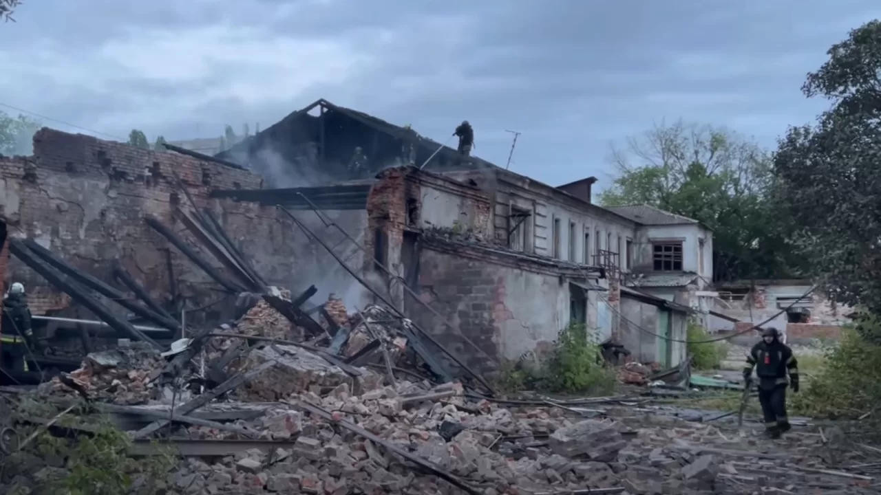 Consequences of hitting by a kamikaze drone of "Geran-2" type into service station boxes in Kharkiv on July 2, 2025 / Screenshot from video of Kharkiv Regional Prosecutor's Office