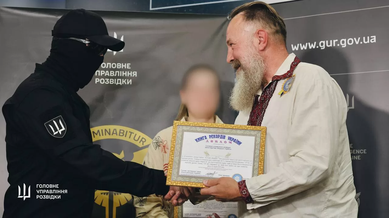 Церемония вручения сертификатов Книги рекордов Украины за уникальные боевые достижения морских дронов MAGURA / Фото: ГУР
