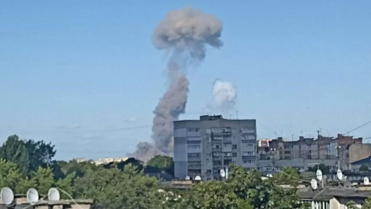 Дим, який з'явився після вибуху поблизу Житомира / Фото: Суспільне