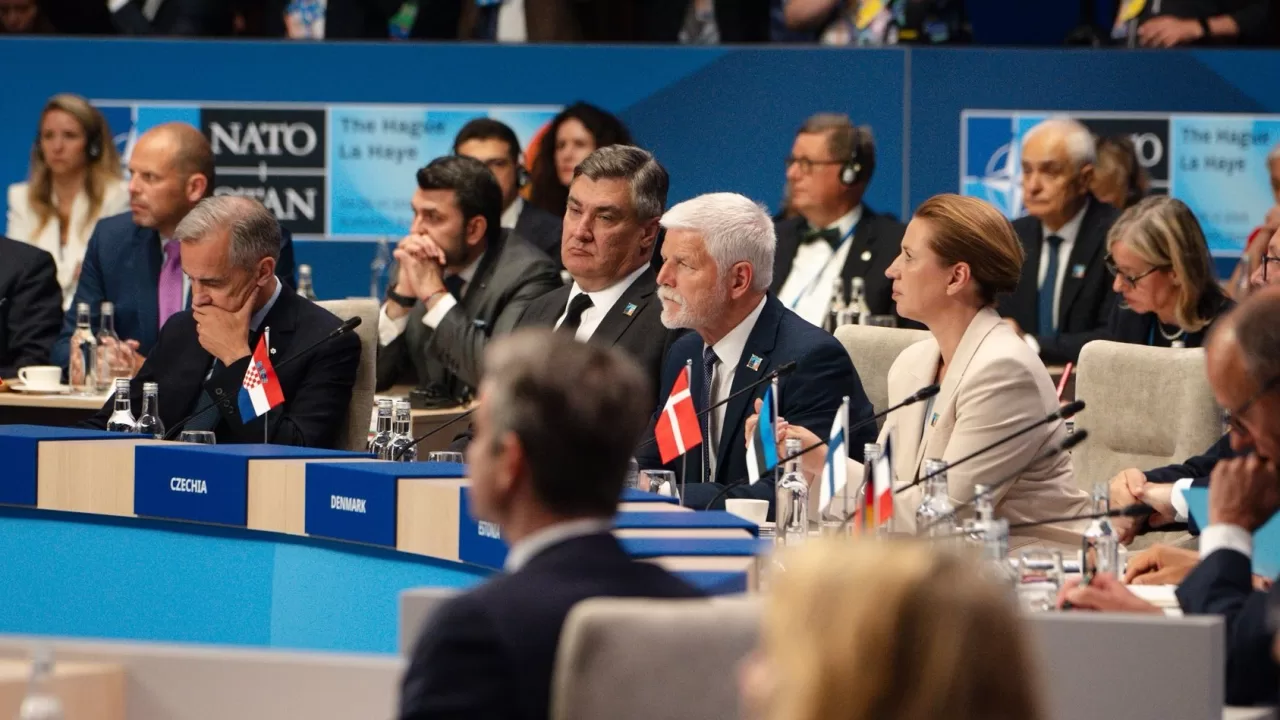 Петр Павел (в центре) на саммите НАТО в Гааге. 25 июня 2025 / Фото с X @prezidentpavel