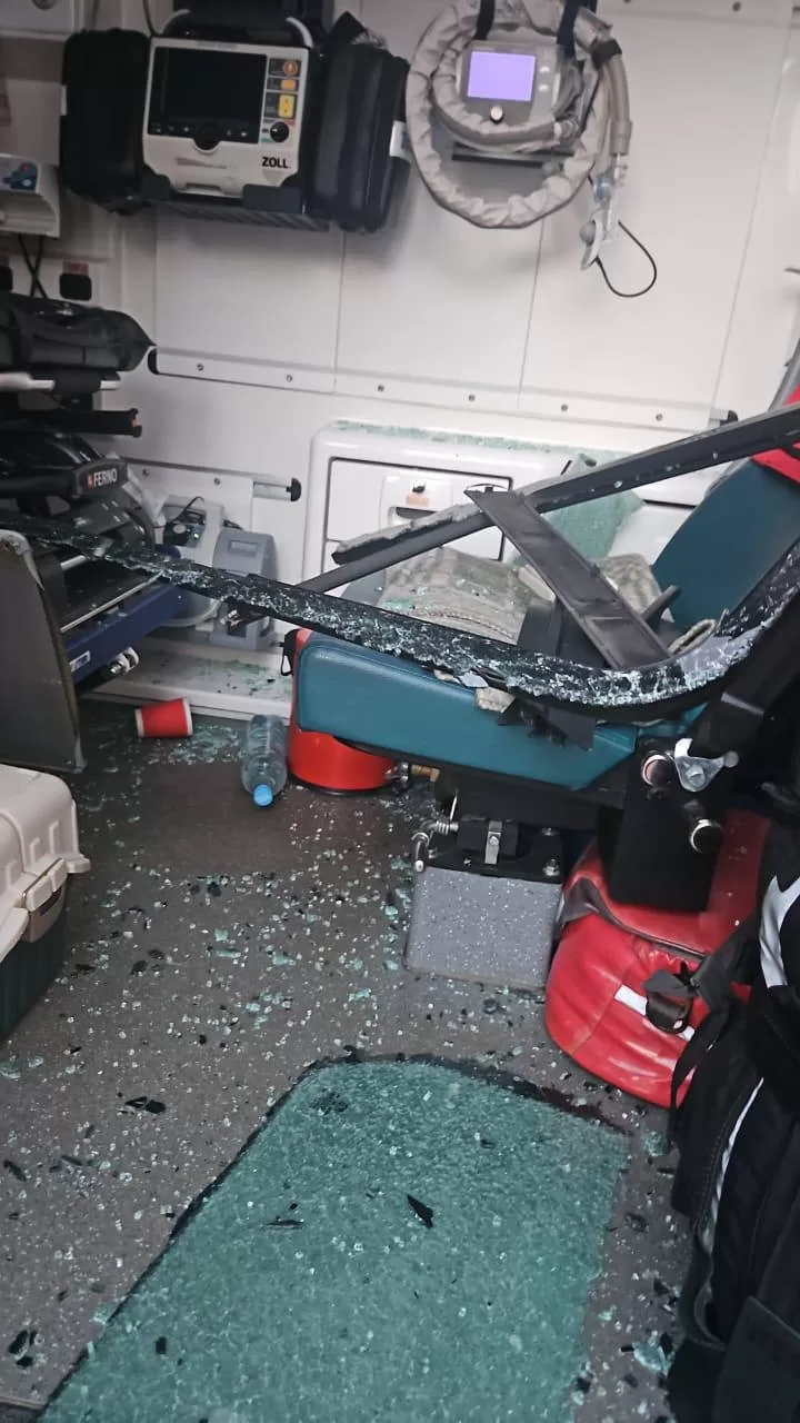 Пошкоджені автомобілі швидкої допомоги