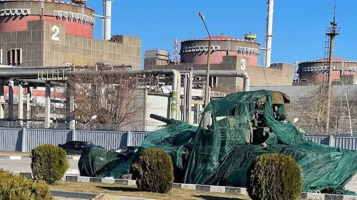Российские обстрелы в очередной раз обесточили Запорожскую АЭС