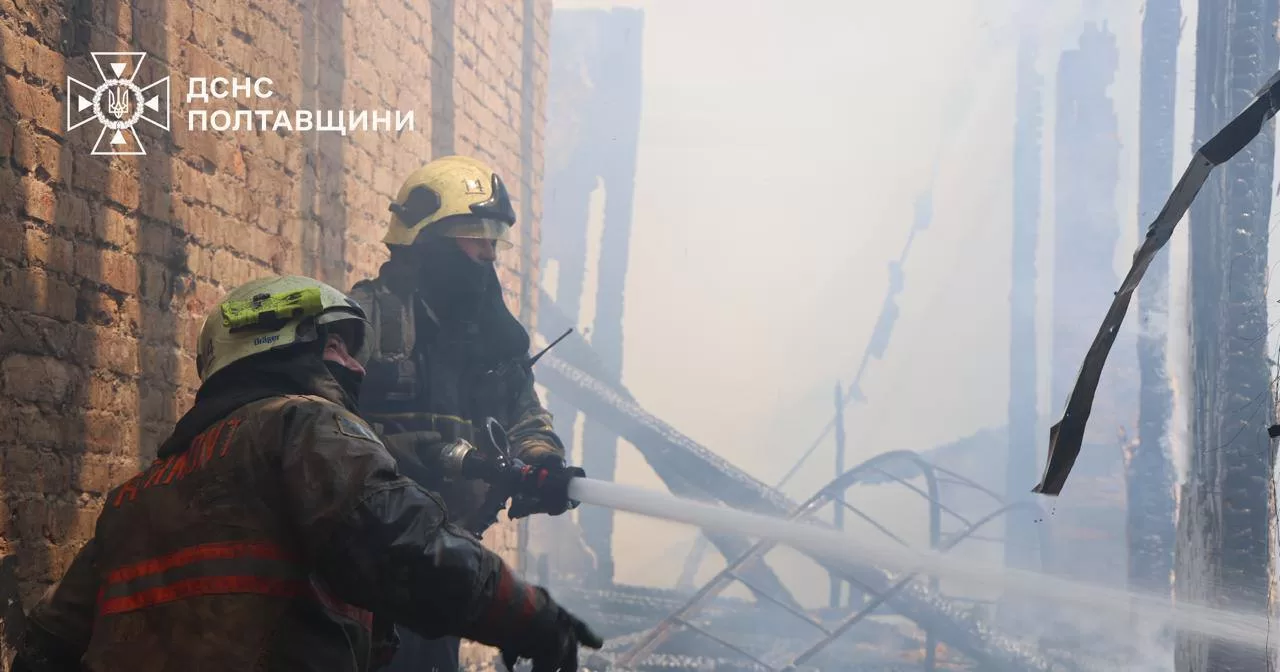 Rescuers extinguished the fire in Kremenchuk after the strike on the military enlistment office building / Photo SES