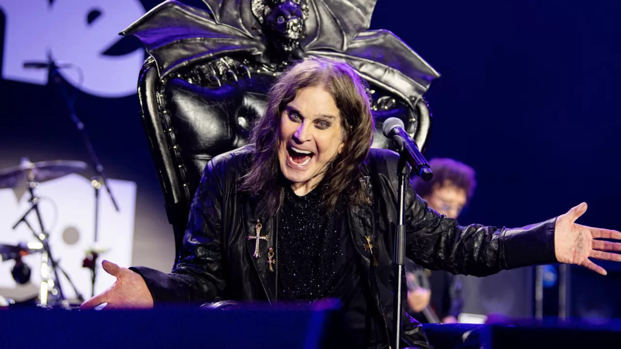 Оззи Осборн на сцене стадіона Villa Park в Бирмингеме / Фото Black Sabbath