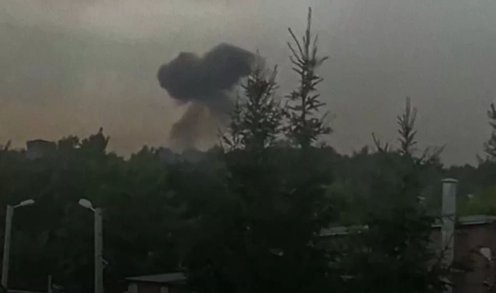 Дим після вибуху на  АТ "Краснозаводський хімічний завод" / Фото: Генштаб ЗСУ