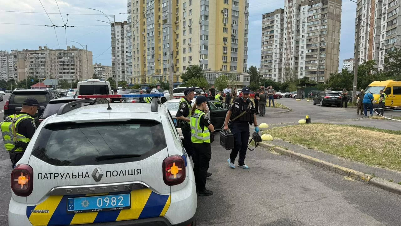 Правоохоронці на місці вбивства / Фото: Нацполіція