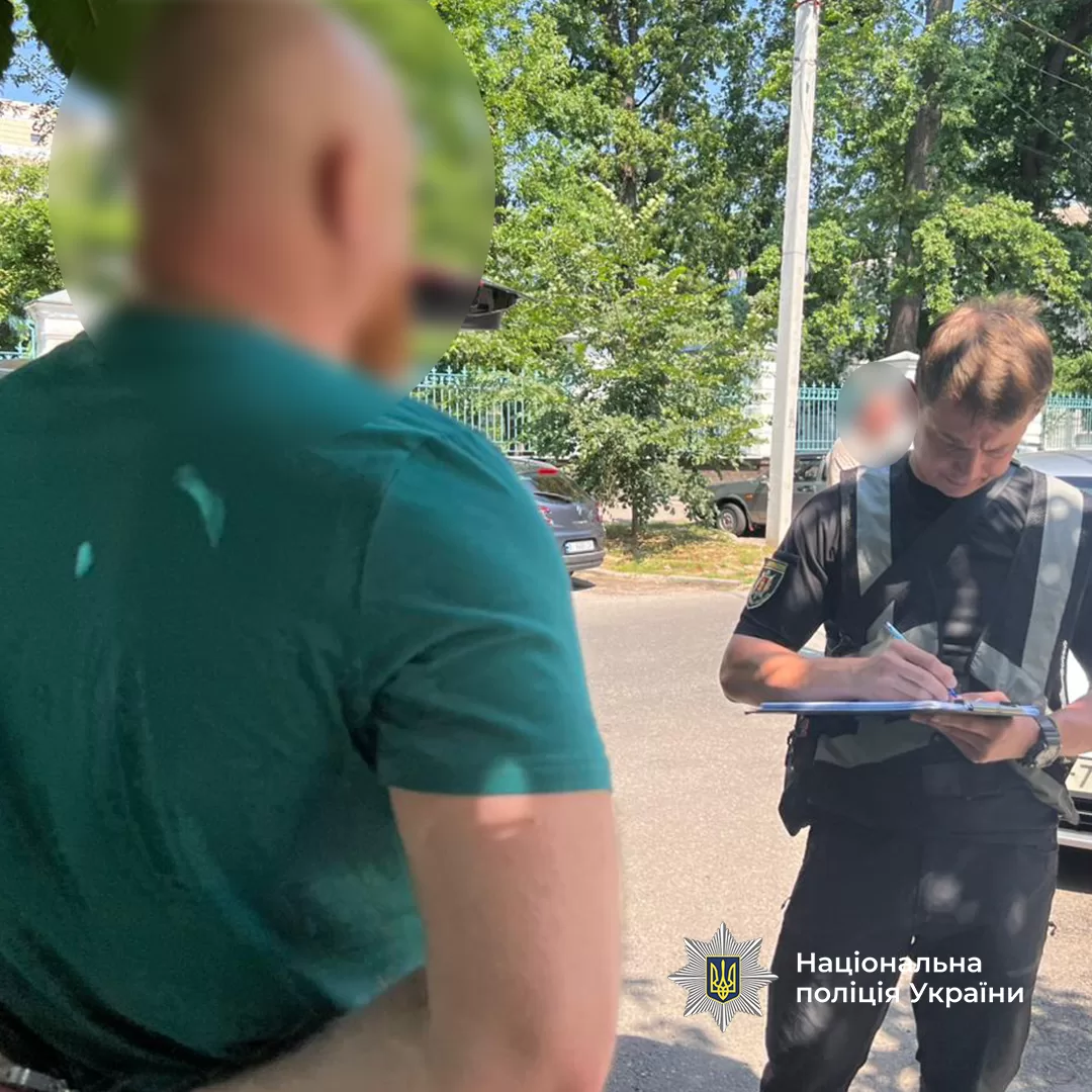 Чоловіка посадовиці ТЦК Запоріжжя затримали за вимагання грошей з вдови загиблого