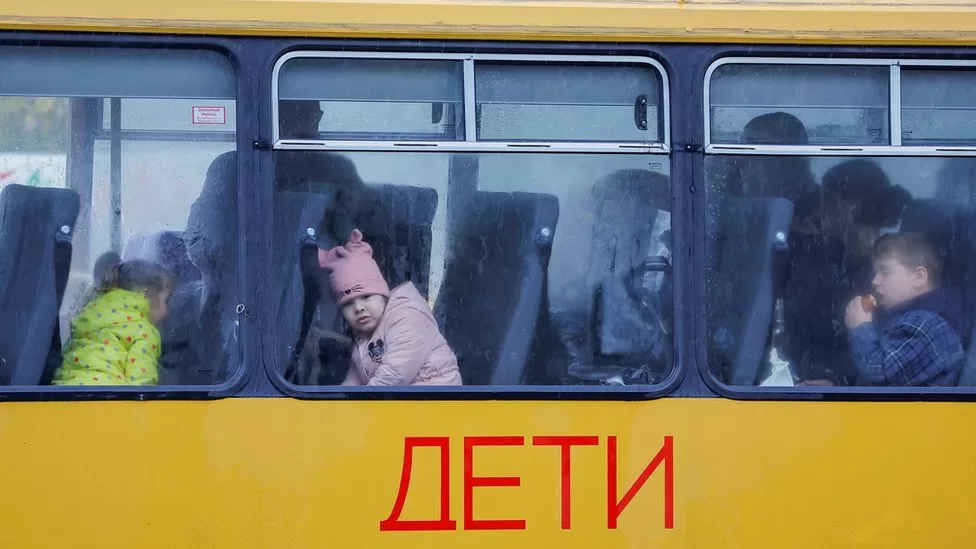 Автобус с детьми, следовавший из оккупированного Херсона. Октябрь 2022 года / Фото: Reuters