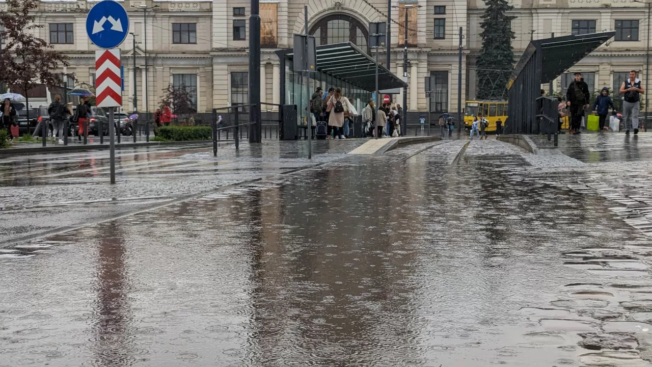 Дождливый Львов / Фото: Facebook ЛКП "Львівдощ" 