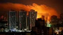 Киев во время ночного обстрела / Фото: Reuters