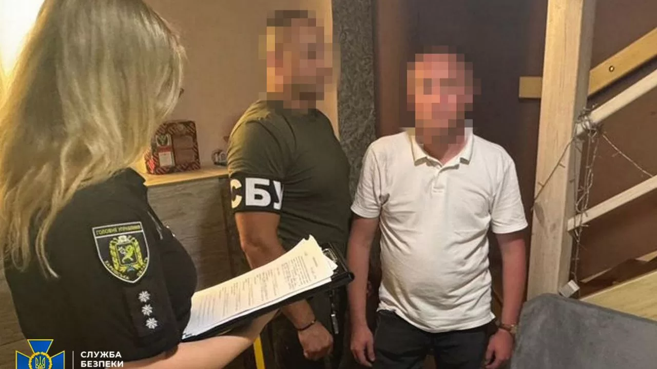 СБУ та Нацполіція затримали на хабарі керівника ЦНАП у прифронтовому місті Харківщини / Фото: СБУ