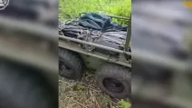 Евакуація загиблого воїна / Скріншот відео