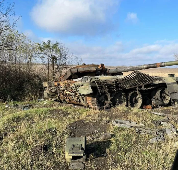 Знищений російський танк Т-90М / Фото: t.me/lost_warinua 