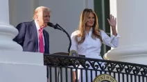 Президент США Дональд Трамп и первая леди Мелания Трамп / Фото: AP