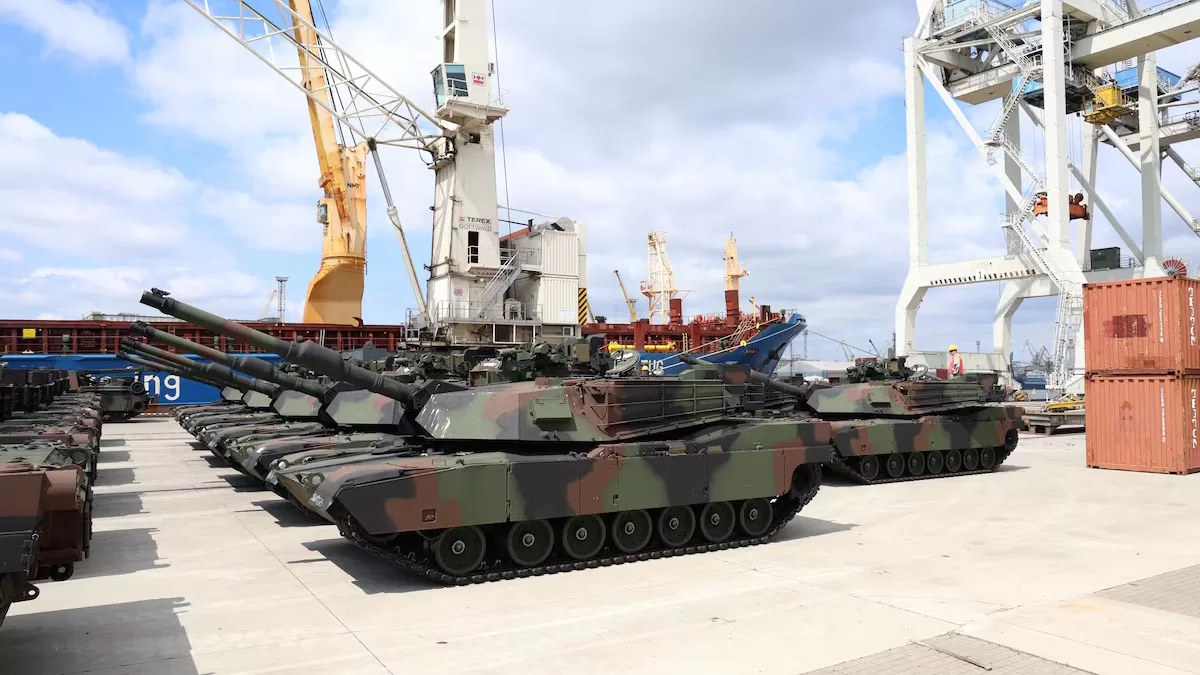 Партія танків Abrams M1A1 в порту Щецин, Польща, 28 червня 2023 року / Фото Wyborcza.pl