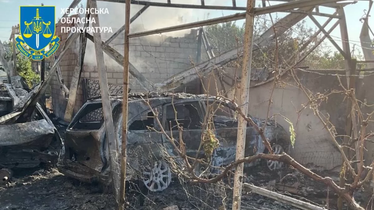 Вранці окупанти вдарили по Зимівнику на Херсонщині, поранення отримали 17-річна дівчина та 51-річний чоловік / Фото Херсонська обласна прокуратура