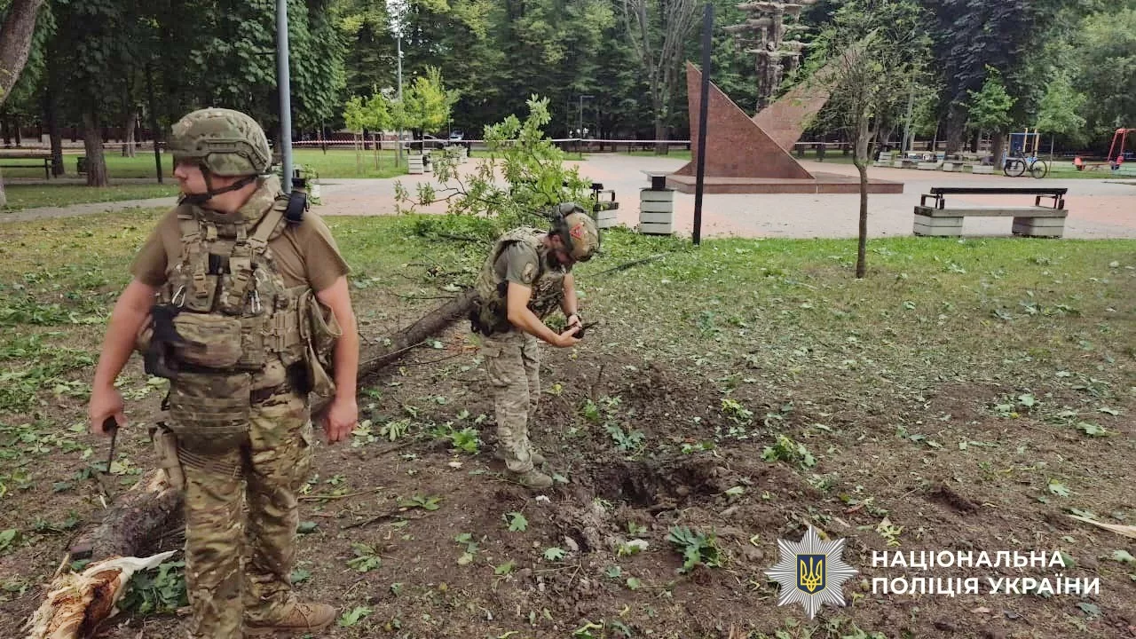 Ворожий дрон вдарив по Сумах: є поранені, серед них дитина