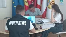 Повідомлення про підозру ексзаступнику голови сільради Львівського району / Фото: Львівська обласна прокуратура