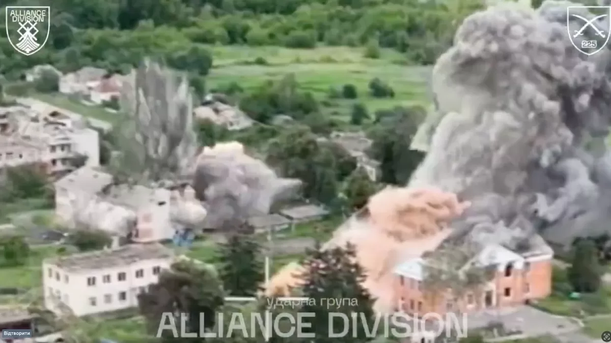 Ukrainian aviation strikes buildings where Russian occupiers have set up their positions. Kindrativka village, Sumy region. 26 June 2025 / Screenshot from a video by the 225th Regiment and the strike group of the Alliance Division assault battalion
