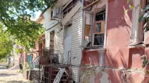 Разрушеные обстрелами здания / Фото: ГУНП в Херсонской области